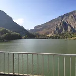 Refugio De *