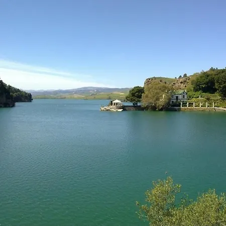 Refugio De * El Chorro