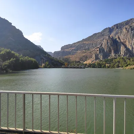 Refugio De *